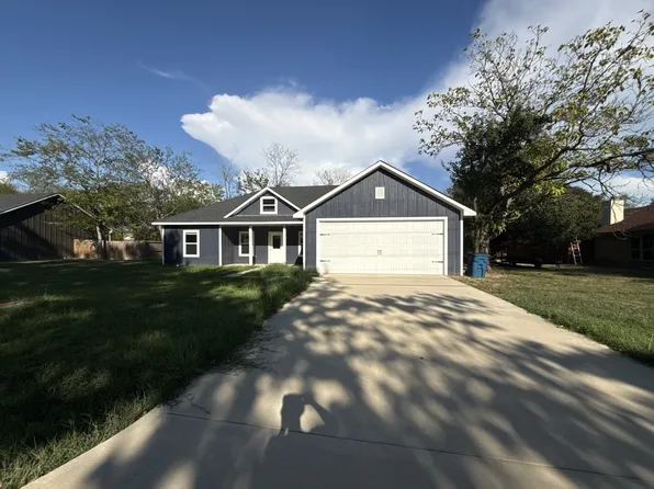 180 N Oak Pl, Van, TX 75790