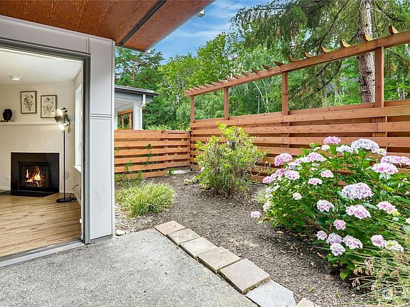 2nd image of 10501 8th Avenue NE #125