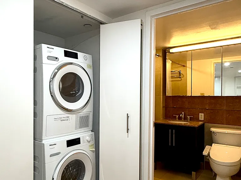 555 W 23rd St #N10E — Photo 9