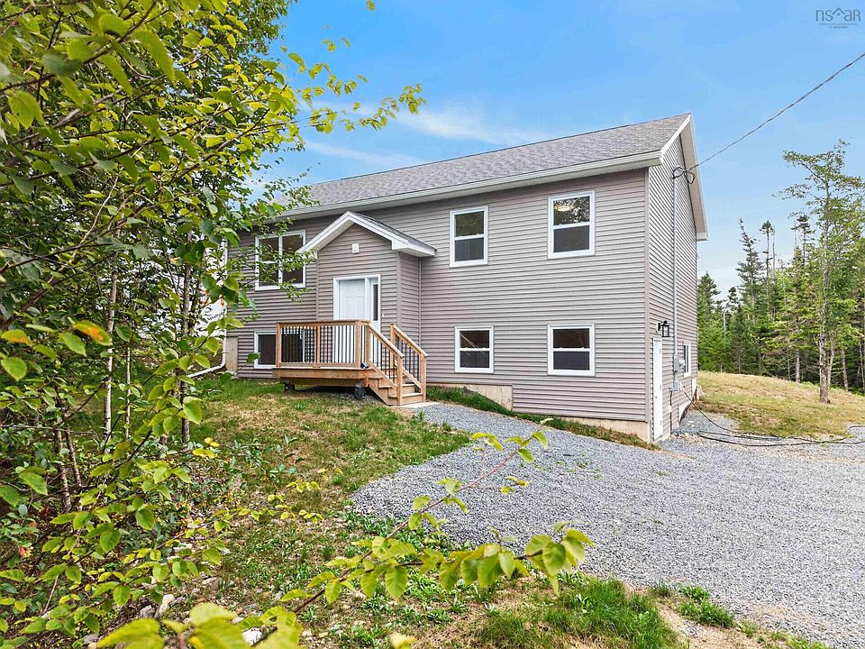 1st image of 165 Ostrea Lake Rd