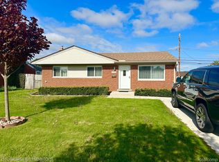 41371 Hamilton Dr, Sterling Heights, MI
