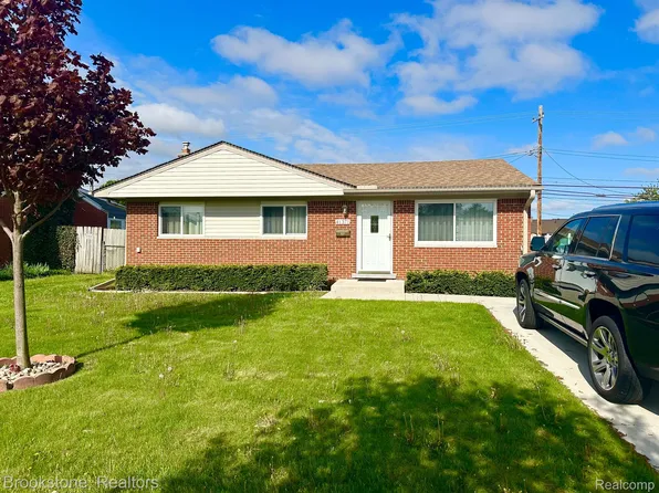41371 Hamilton Dr, Sterling Heights, MI 48313