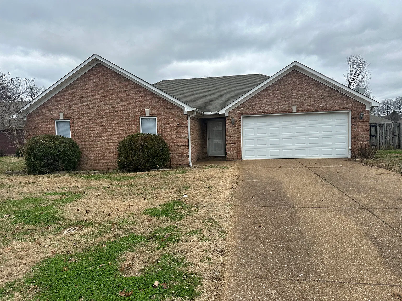 3 bed, 1272 sqft, $1,800 — Photo 1