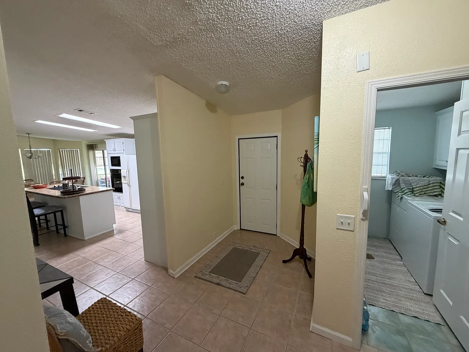 2 bed, 1484 sqft, $2,795 — Photo 3