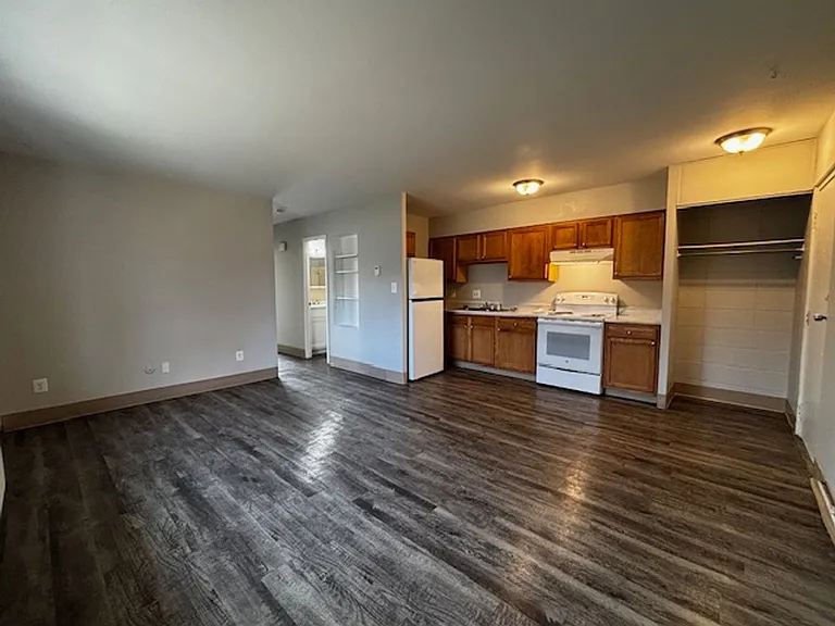 Apartment off 28th and Clyde Park Available — Photo 73