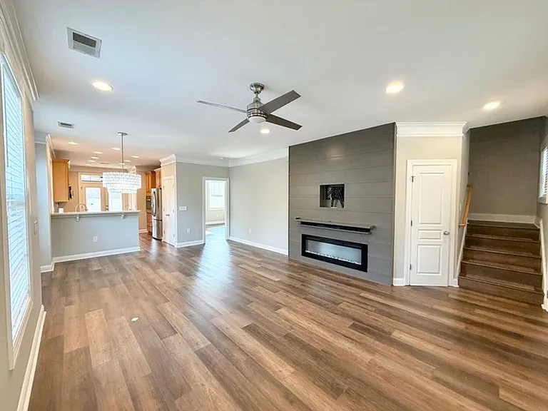 228 Village Grn — Photo 7