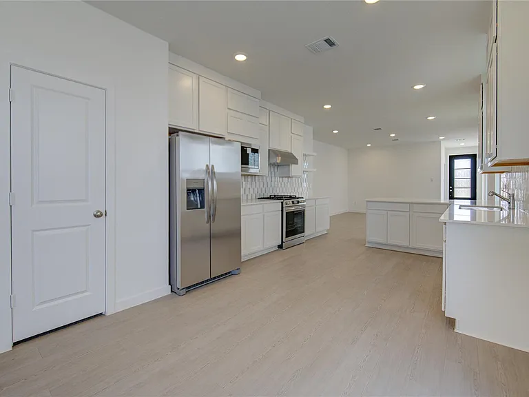 1047 Blue Stone Dr — Photo 22