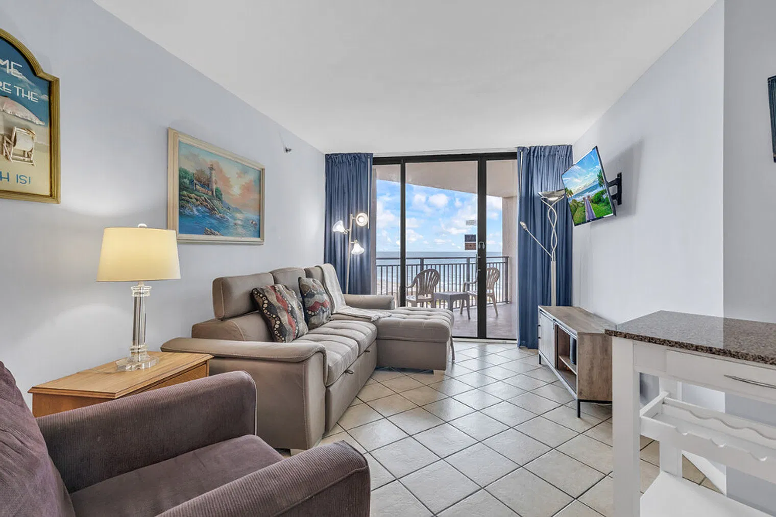 1 bed, 1.0 bath, 645 sqft, $2,346 — Photo 1