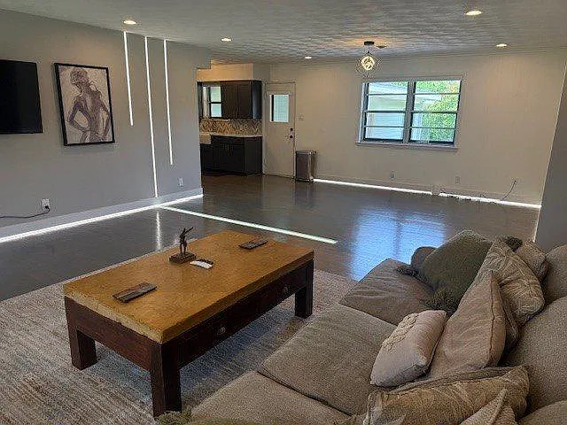 436 Degan Ave — Photo 3