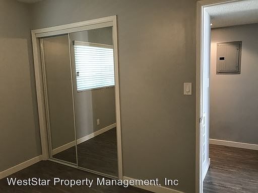 2nd image of 10522 S Inglewood Ave APT 04