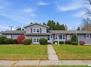 516 4th St, Buffalo, IA 52728