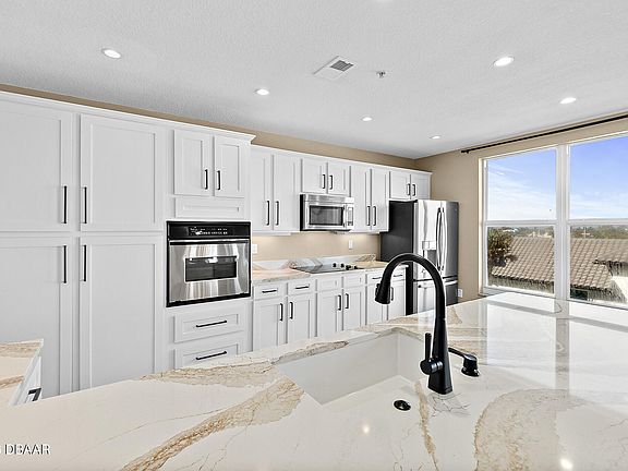 5th image of 2855 S Atlantic Ave APT 304