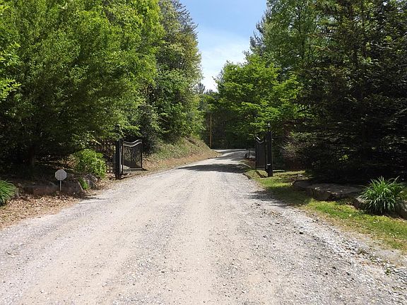 5th image of 6743 Silver Creek Ln