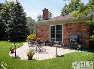 11120 Academy Ct, Plymouth, MI