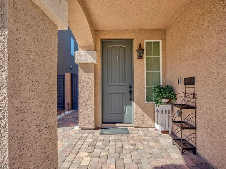 10137 Herons Rise St — Photo 5