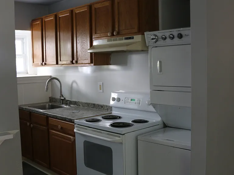 929 Stewart Ave #B — Photo 3