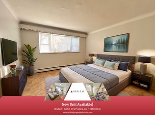295 Tragina Ave N #1, Hamilton, ON L8H5C9