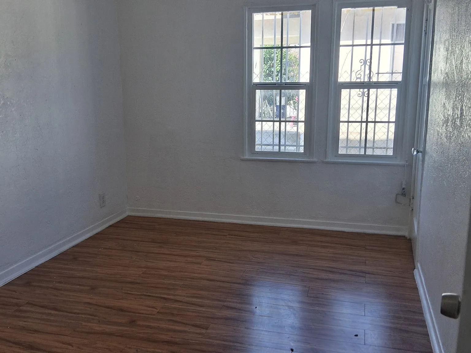 2 bed, 1000 sqft, $2,200 — Photo 4