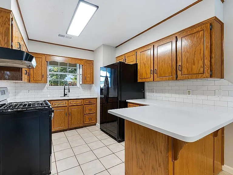 37 Pond St — Photo 34