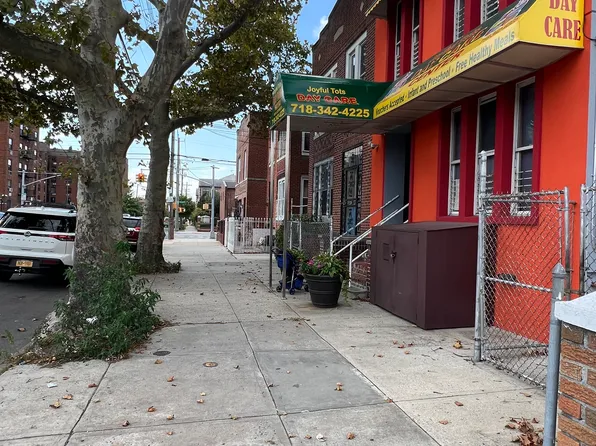 265 Lott Avenue image 4 of 5