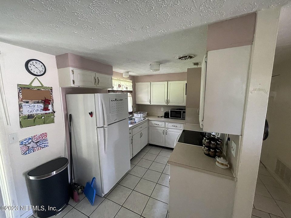 2nd image of 371 ARIES Drive