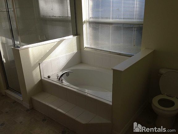 5th image of 22 Raemond Ln