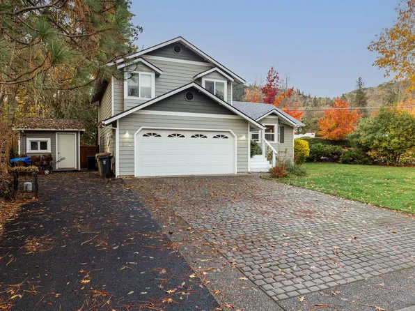 100 NW Sinclair Dr, Grants Pass, OR 97526