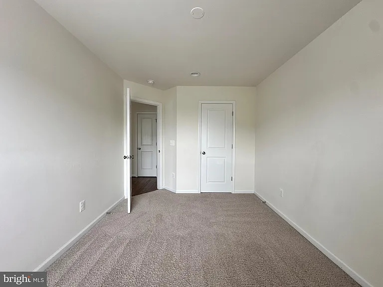 23451 Epperson Sq — Photo 38