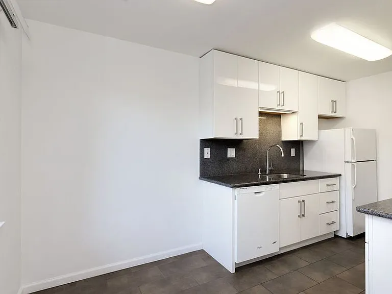 370 Staten Avenue — Photo 28