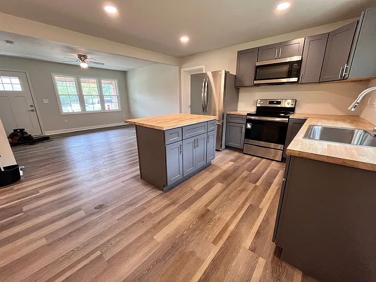 206 Sumter St — Photo 5