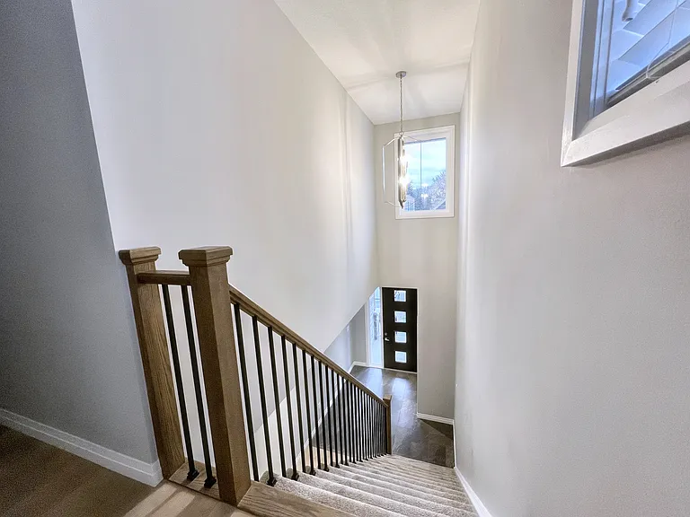 15 Stevenson St N — Photo 12