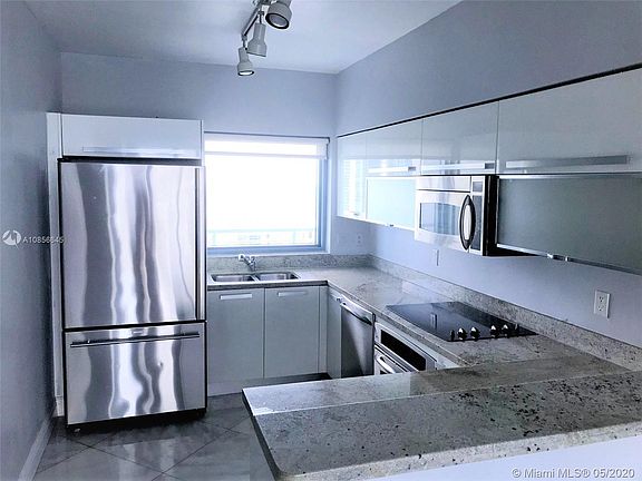 4th image of 601 NE 36th St APT 3307