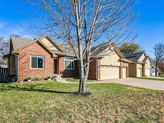 2nd image of 2218 E Sommerhauser Cir