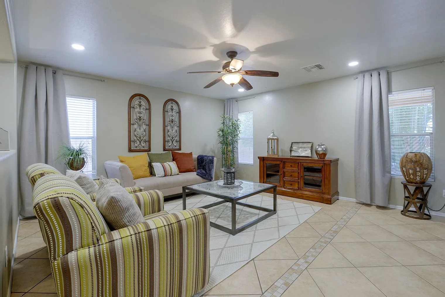 3 bed, 2.0 bath, 2540 sqft, $3,496 — Photo 1