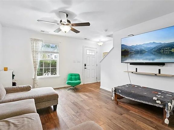 4th image of 104 Emma Rose Ct
