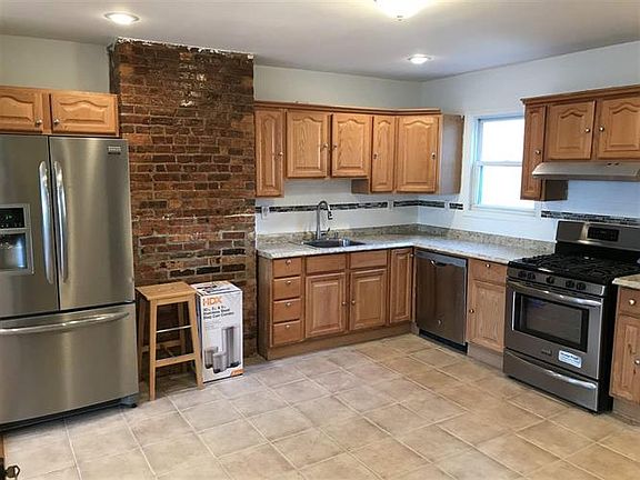 2nd image of 337 Whiton St #2