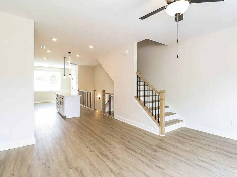 546 Beatties Ford Rd — Photo 5