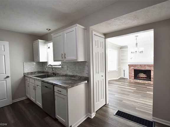 4th image of 2947 Cleveland Blvd