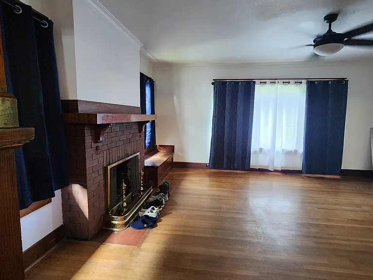 806 H St — Photo 7