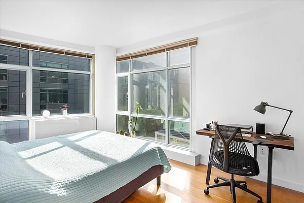 Sold by R New York | media 4