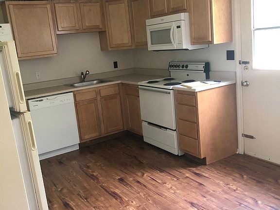 2nd image of 224 Maiden Ln