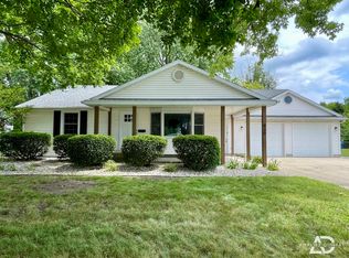 830 W River St, Bourbonnais, IL 60914