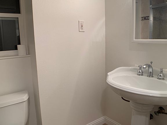 5th image of 196 Morningside Dr #A