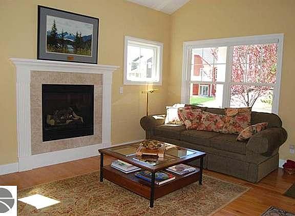 3rd image of 10559 Camrose Cir #9