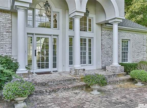 4th image of 8 Esplanade Dr