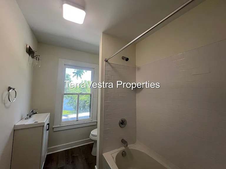 41-43 East Ave — Photo 18