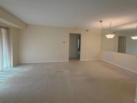 3rd image of 2776 Rolling Green Pl