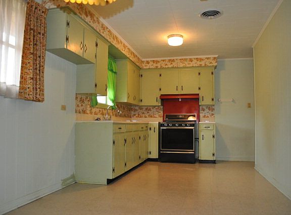 5th image of 310 Park Dr