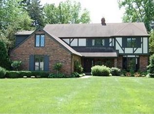 31095 Wolf Rd, Bay Village, OH 44140