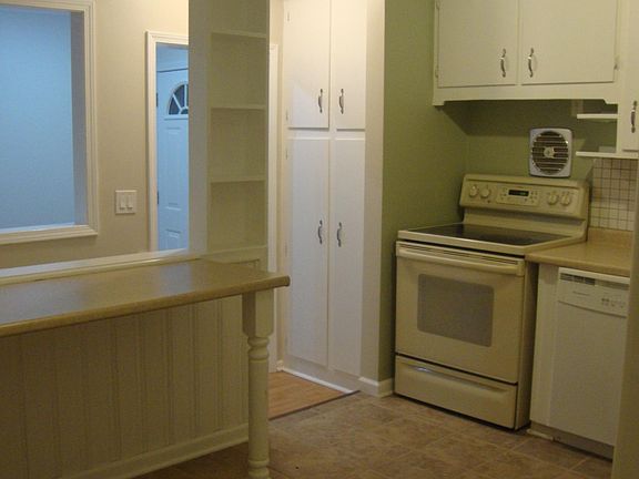 4th image of 29933 Gladys Ave